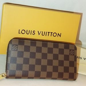 LOUIS VUITTON- Damier Ebene Zippy Wallet- NEW